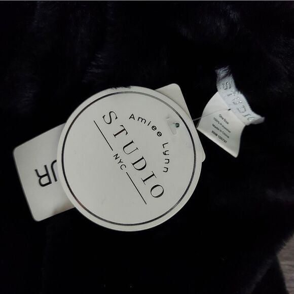 Amiee Lynn Studio Black Faux Fur Infinity Scarf - Picture 4 of 4